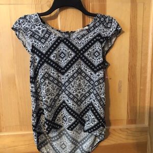 Misses black and white short sleeve top S